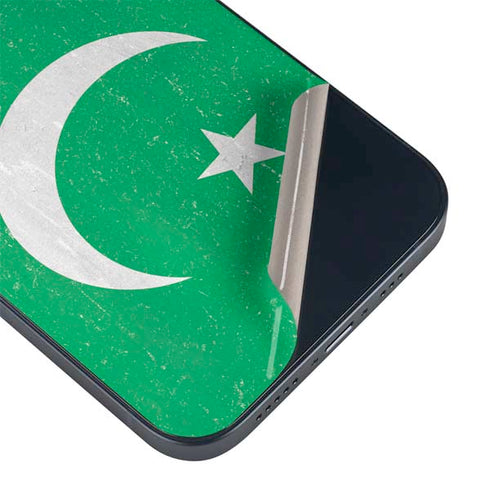 Pakistan Flag Distressed iPhone 15 Plus Skin
